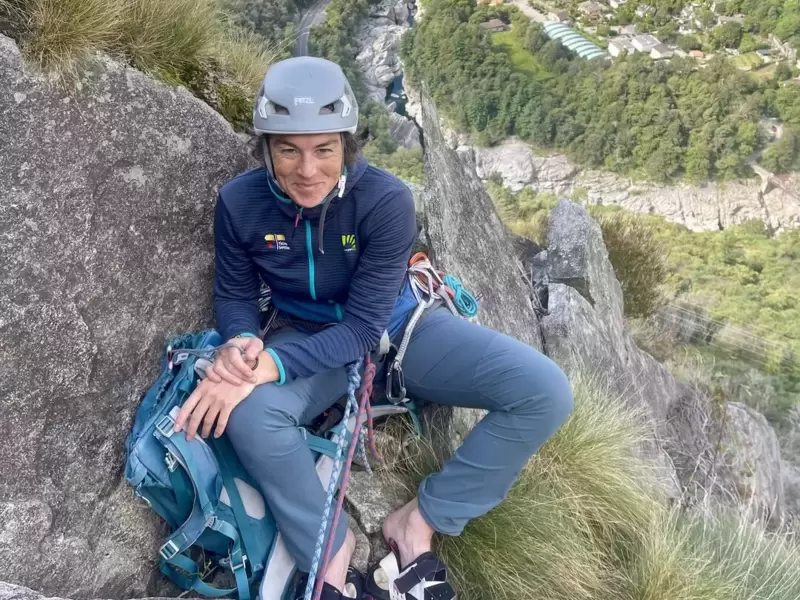 Lara Mandioni Lara Mandioni